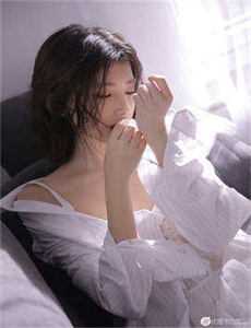 美女祼体添鸡把图片