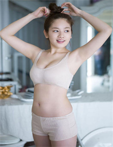 厨房玩朋友娇妻完整版视频